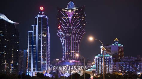 Casino mecca Macau gambles on becoming a global tourist .